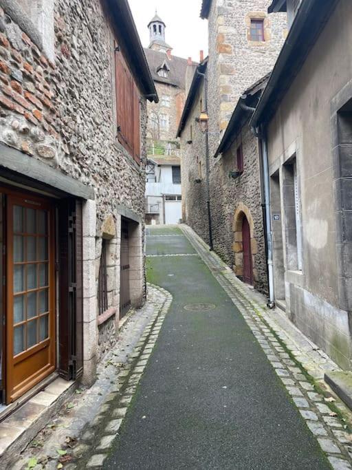 Au Coeur De La Cite Medievale Montluçon Εξωτερικό φωτογραφία
