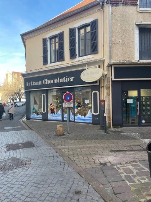 Au Coeur De La Cite Medievale Montluçon Εξωτερικό φωτογραφία